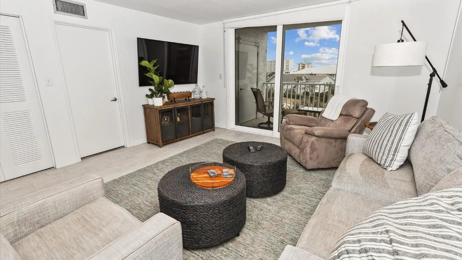 Dolphin Point 404A- By Holiday Isle Properties Destin